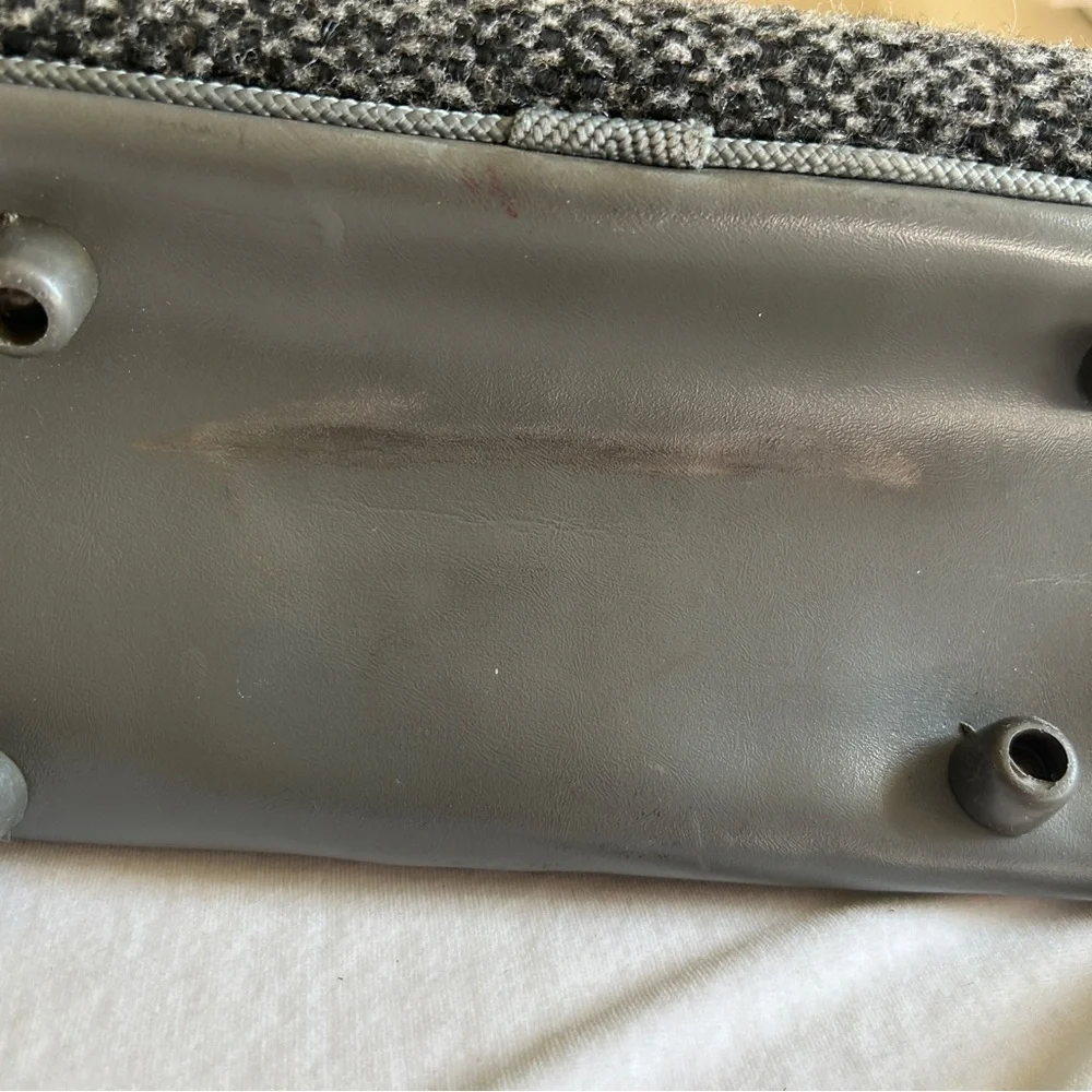 Oscar De La Renta Overnight Travel Luggage Bag Gray Shoulder Overnight
